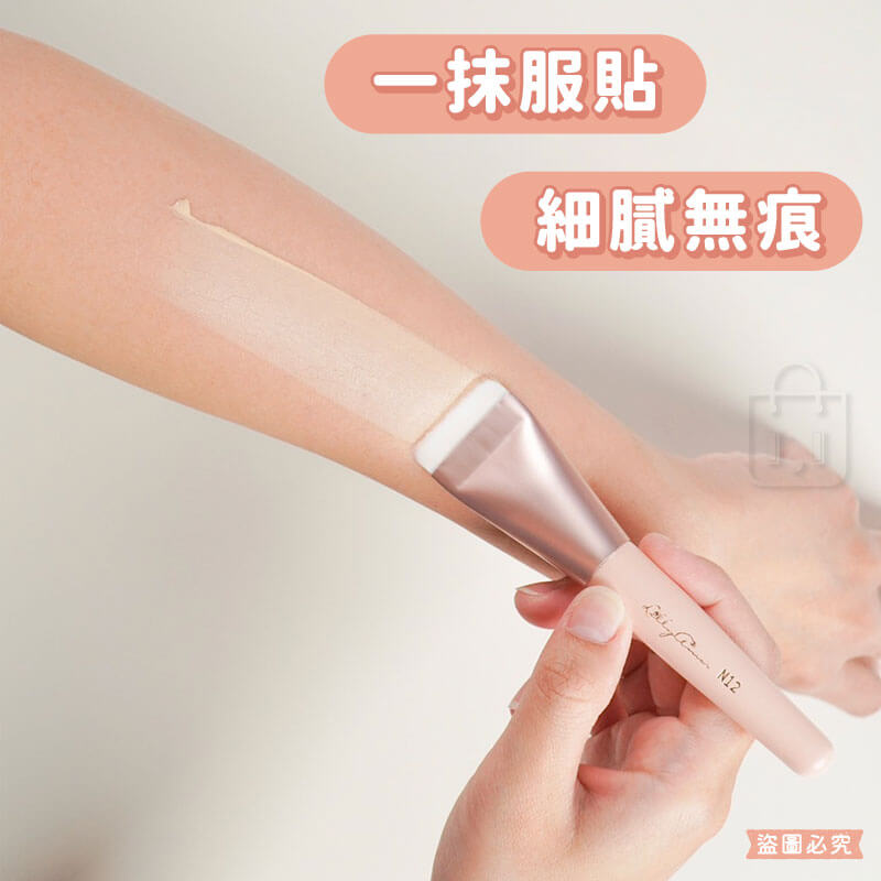 【Lilly Amor 璀璨雲朵隨身刷具組-五支組】寶雅限定 全能套組 外出必備 美妝 刷具